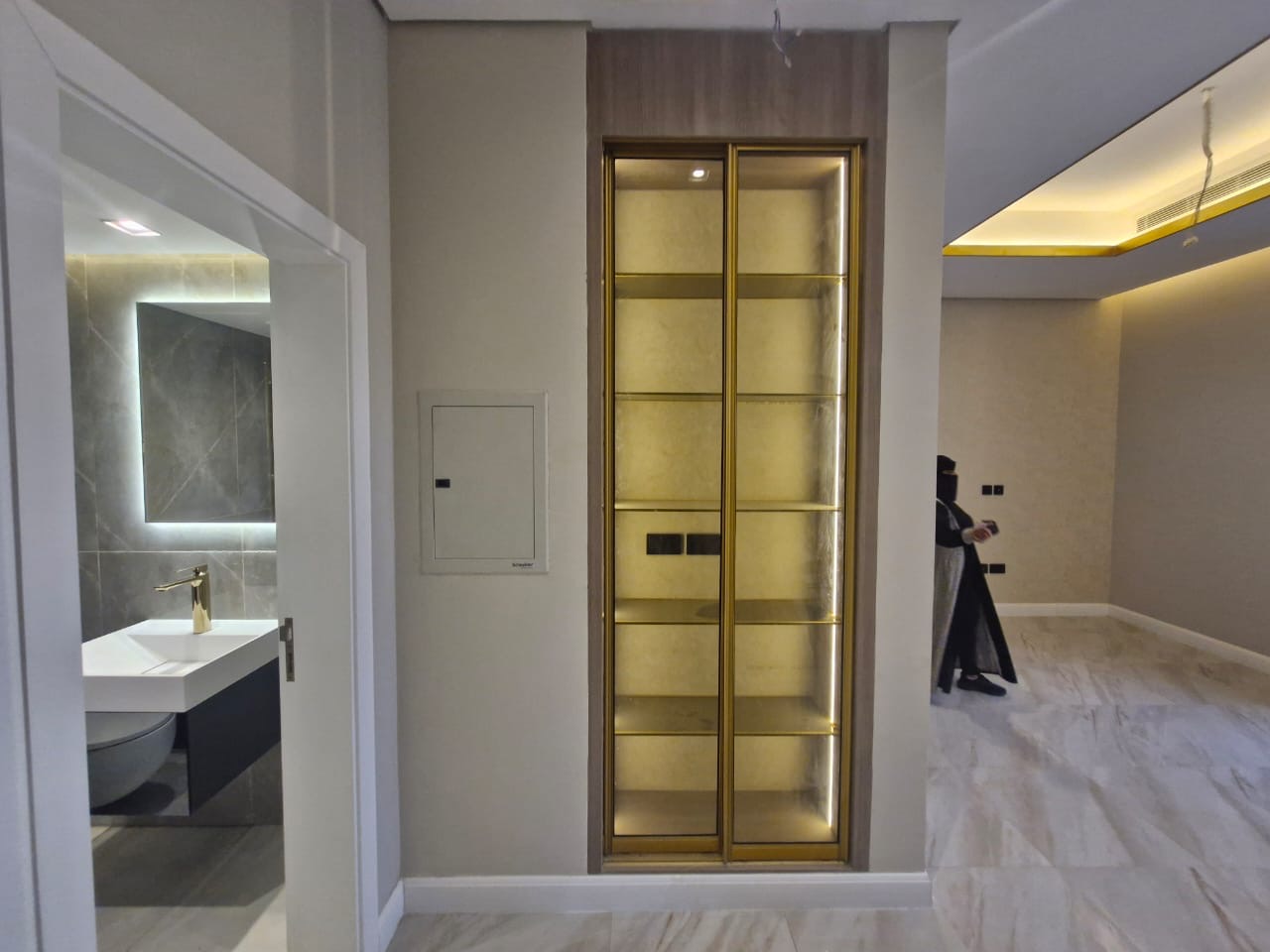 🏡 **Modern Luxury Villa for Sale in "Atual Roshn" - Elegant Design with Signature Touch of Elie Saab** 🌟